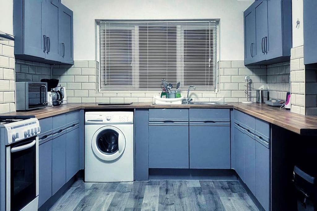 Urban Music Style Townhouse In Swansea City Center Eksteriør bilde